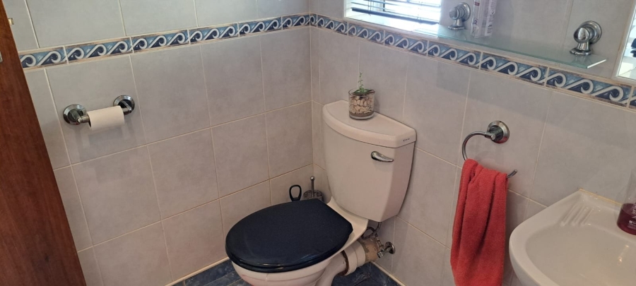 3 Bedroom Property for Sale in Strandfontein Village Western Cape